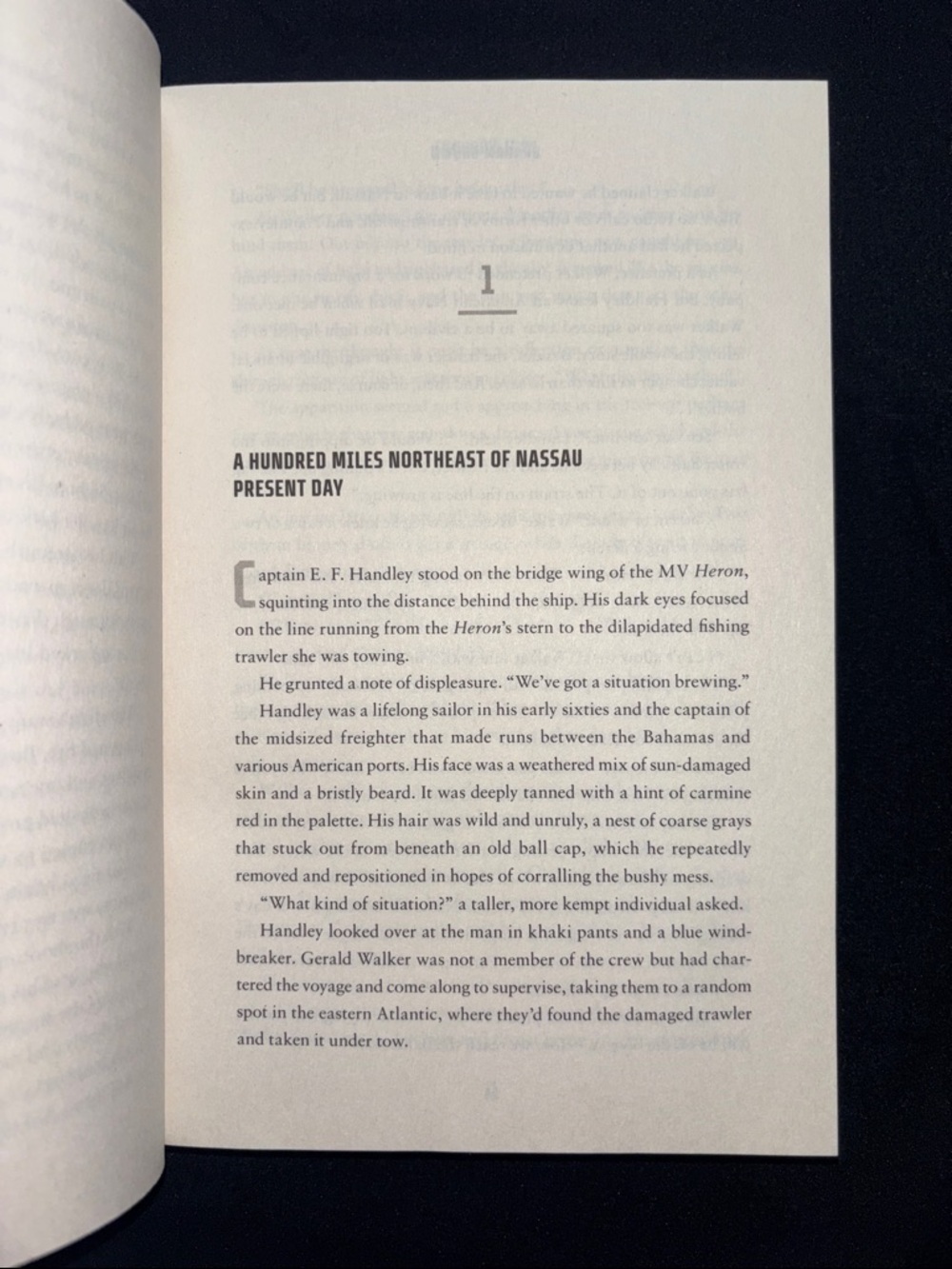 Clive Cussler 2 Book Bundle 📚🤺 - Picture 7 of 7